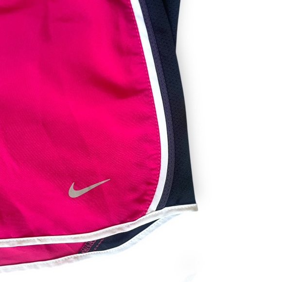 Nike Dri-FIT Women’s Size M Black and Pink Running Shorts  with Hidden Pockets - Picture 4 of 9